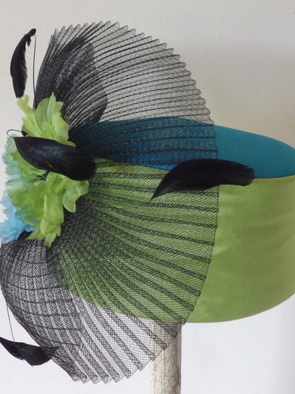 Whittall & Shon Pillbox Hat/ Kentucky Derby Fascinator - Picture 5 of 9